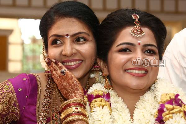 எனக்கு அந்த சர்டிபிகேட் கொடுக்க நீ யாரு!! 2 ஆம் திருமணம் குறித்து வாய்ந்திறந்த தொகுப்பாளினி டிடி.. | Dd Upset Over Questioning Her Marriage Life