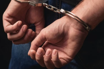 විශ්වවිද්‍යාල සිසුන් හතරක් අත්අඩංගුවට..