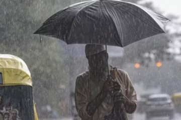 தமிழகத்தில் இன்று 10 மாவட்டங்களில் கனமழை பெய்யும்- வானிலை மையம் தகவல்