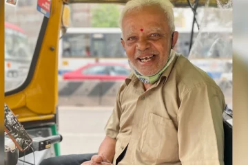 ஆங்கில பேச்சில் அசரவைக்கும் 74 வயது ஆட்டோ ஓட்டுநர் - இணையத்தில் வைரல்