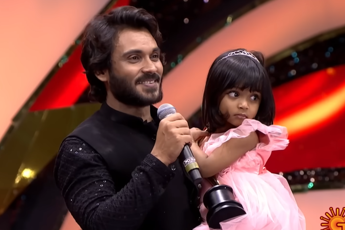 மூன்று முடிச்சு சீரியல் நடிகர் நியாஸ் கானின் மனைவியை பார்த்துள்ளீர்களா.. இதோ அழகிய குடும்ப புகைப்படம் | Moondru Mudichu Serial Niyaz Khan Family