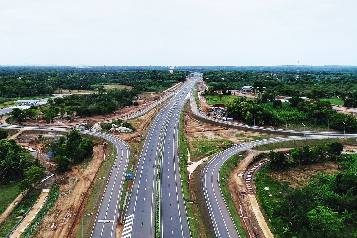 இலங்கை அபிவிருத்தியில் மத்திய கிழக்கு மோதலின் தாக்கம்! அமைச்சர் வெளியிட்ட தகவல் | War Situation Not Affect Any Projects In Sri Lanka