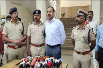 கோவை கார் வெடிப்பு சம்பவம்; பயங்கரவாத சம்பவங்கள் குறித்த தகவல் தெரிந்தால் உடனே தெரிவிக்க மாவட்ட ஆட்சியர் வேண்டுகோள்