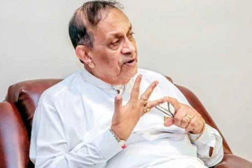 මෙරට දී පිරිනැමෙන වටිනාම සම්මානයකින් කරූ ජයසූරිය පිදුම් ලබයි..