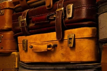 ஏலத்தில் வாங்கிய பெட்டிக்குள் கண்டெடுக்கப்பட்ட சடலம்: விசாரணையில் வெளியான அதிர்ச்சி பின்னணி