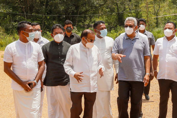 “ගම සමග පිළිසඳර” ප්රගතිය බලන්න ජනපති හල්දුම්මුල්ලේ නිරීක්ෂණ චාරිකාවක (PHOTOS) | Gama Samaga Pilisadara Haldhumulla “ගම සමග පිළිසඳර” ප්රගතිය බලන්න ජනපති හල්දුම්මුල්ලේ නිරීක්ෂණ චාරිකාවක (PHOTOS) | Gama Samaga Pilisadara Haldhumulla