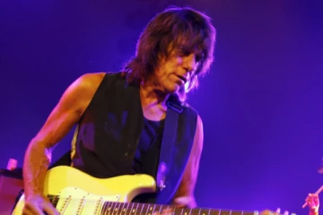 ලෝකප්‍රකට ජෙෆ් බෙක් දිවිගමනට සමුදෙයි..!