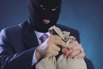 யாழில் நடந்த அதிர்ச்சி சம்பவம் - பெண்கள் கும்பல் அட்டகாசம்