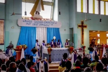 தேவாலயத்தில் ஜெபத்தில் இருந்தவர்கள் மீது பயங்கர தாக்குதல் - 15 பேர் துடிதுடித்து பலி!