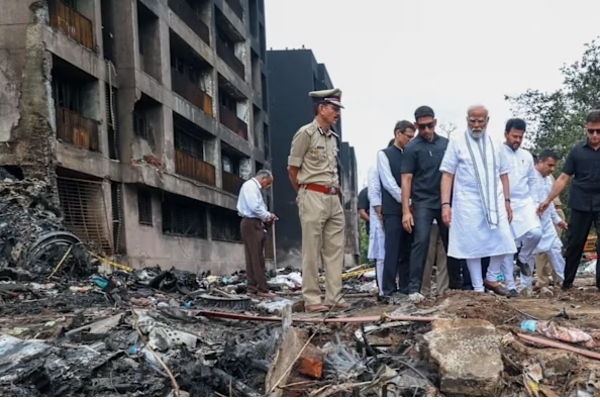 ஏர் இந்தியா விமான விபத்து விமானி திட்டமிட்டு செய்தது - வெளியான அதிர்ச்சி தகவல் | Italy Report Probe Found Airindia Crash Intention