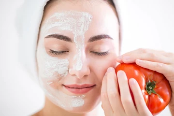 முகப்பரு பிரச்சினையை போக்கும் தக்காளி! இப்படி யூஸ் பண்ணுங்க