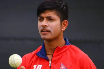 பிரபல கிரிக்கெட் வீரர் மீது 17 வயது ரசிகை பரபரப்பு புகார்!