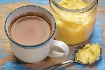 காபியுடன் சிறிது நெய் சேர்த்து தினமும் காலையில் குடிச்சு பாருங்க.. இந்த நன்மைகள் எல்லாம் உங்களை வந்து சேரும்!