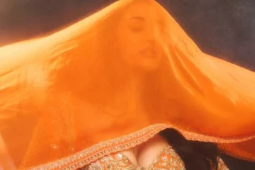 கிளாமர் லுக்கில் மயக்கும் கங்குவா பட நடிகை!! உச் கொட்டும் ரசிகர்கள்..