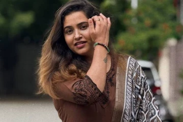 சிம்பிளாக வலம் வரும் பிக் பாஸ் புகழ் ஜாக்குலின்.. ஆளே மாறிட்டாரே!