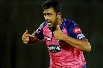 ஒரே போட்டியில் இரண்டு சாதனைகள் படைத்த அஸ்வின்!