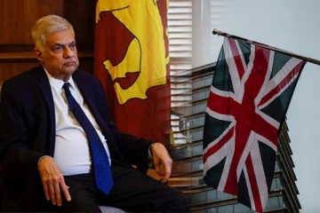 பிரித்தானியாவில் ஆங்கிலம் தெரியாத தமிழரை விளாசித்தள்ளிய ரணில் (Video)