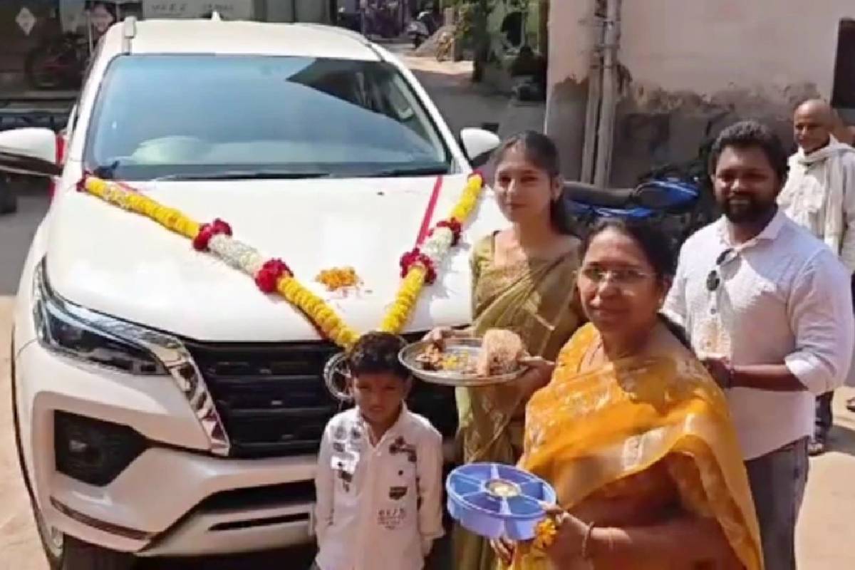6 வயது சிறுவனுக்கு அடித்த அதிர்ஷ்டம்; குலுக்கலில் கிடைத்த ரூ.50 லட்சம் கார் | 6 Year Old Boy Won Rs50 Lakh Car In Lucky Draw 6 வயது சிறுவனுக்கு அடித்த அதிர்ஷ்டம்; குலுக்கலில் கிடைத்த ரூ.50 லட்சம் கார் | 6 Year Old Boy Won Rs50 Lakh Car In Lucky Draw