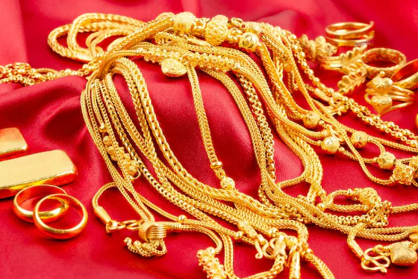 வீடொன்றை உடைத்து தங்க நகைகள் மற்றும் பணம் கொள்ளை; ரகசிய தகவலால் சிக்கிய கொள்ளையன் | House Broken Into Gold Jewellery And Cash Stolen வீடொன்றை உடைத்து தங்க நகைகள் மற்றும் பணம் கொள்ளை; ரகசிய தகவலால் சிக்கிய கொள்ளையன் | House Broken Into Gold Jewellery And Cash Stolen