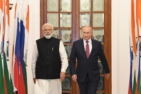 புடின் - மோடி சந்திப்பு: தடையற்ற எரிபொருள் விநியோகம்: இந்தியாவுக்கு வழங்க ரஷ்யா உறுதி | Russia Promise To India S Uninterrupted Oil Supply