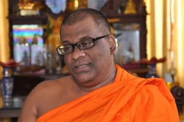 நாட்டில் உச்சம் தொட்டுள்ள கொரோனாத் தொற்று- எதிர்பார்ப்புடன் யாழிற்கு விஜயம் செய்துள்ள ஞானசார தேரர்!