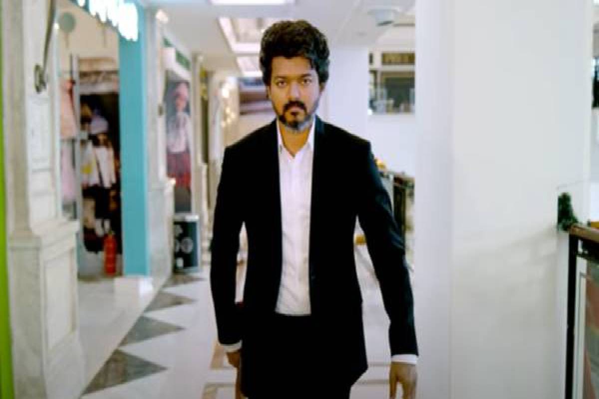 முதல்வர் விஜய் சினிமா பயணத்தில் முதல் படத்திற்கு வாங்கிய சம்பளம் இவ்வளவா? தந்தை பகிர்ந்த சுவாரஸ்ய தகவல்! | Vijay S First Salary Was Rs 500 For Vetri In 1984 முதல்வர் விஜய் சினிமா பயணத்தில் முதல் படத்திற்கு வாங்கிய சம்பளம் இவ்வளவா? தந்தை பகிர்ந்த சுவாரஸ்ய தகவல்! | Vijay S First Salary Was Rs 500 For Vetri In 1984