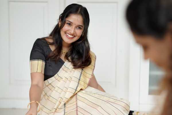 20 வயதான நடிகை அனிகா சுரேந்திரன் -ஆ இது!! இப்படி ஆளே மாறிட்டாங்க.. | 20 Age Actress Anikha Surendran Recent Reel Video 20 வயதான நடிகை அனிகா சுரேந்திரன் -ஆ இது!! இப்படி ஆளே மாறிட்டாங்க.. | 20 Age Actress Anikha Surendran Recent Reel Video