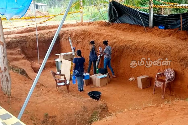 வீதியில் பெருமளவான மனித எச்சங்கள் இருக்கலாமென அச்சம்: சட்டத்தரணி வி.கே.நிறஞ்சன் (Photos) | Excavation Of Kokutoduwai Human Burial