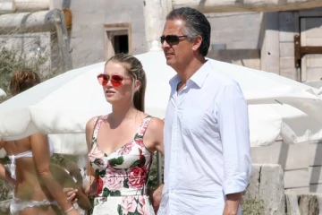 தன்னைவிட 32 வயது அதிகமானவரை மணந்த இளவரசி டயானாவின் உறவினர்