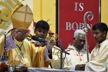 மன்னாரில் பலத்த பாதுகாப்புடன் ஆயர் தலைமையில் புத்தாண்டு திருப்பலி (Photos)