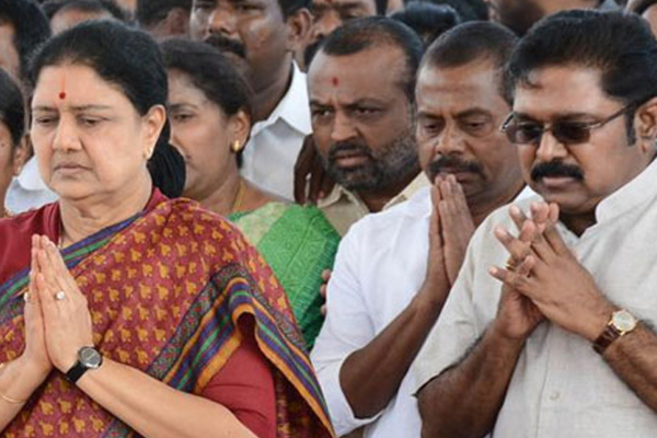 சசிகலாவுக்கு நோட்டீஸ் அனுப்பிய சென்னை உயர்நீதிமன்றம்.. எதற்காக? | Chennai High Court Sends Notice Sasikala