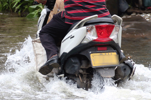 நீரில் மூழ்கிய கொழும்பின் பல வீதிகள் | Many Streets Of Colombo Submerged In Water