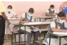 பள்ளிகள் திறப்பதற்கான வழிகாட்டு நெறிமுறைகளை வெளியிட்டது தமிழக அரசு