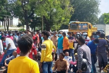 தீர்வு கொடுங்கள்; யாழ்.மாவட்டச் செயலகம் மற்றும் யாழ்  - கண்டி வீதி  முற்றுகை!