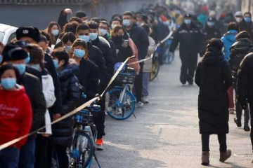 மீண்டும் அச்சுறுத்தும் புதிய வகை கொரோனா: தீவிரமாக பரவுவதால் அதிகரிக்கும் பதற்றம்