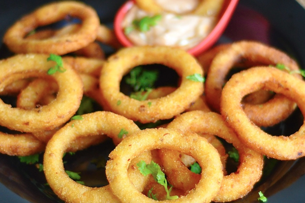 ரிச் ஓட்டல் சுவையில் உருளைக்கிழங்கு ரிங்ஸ்.... இனி நீங்களே செய்யலாம்! எப்படி தெரியுமா? | Potato Rings Chips