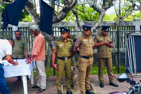 விமலின் சத்தியாகிரக போராட்டத்தில் குழப்பம் | Confusion In Wimal Weerawansa Satyagraha Protest