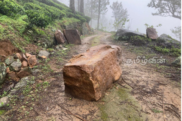 நானுஓயாவில் மண் மற்றும் கற்பாறைகள் சரிவு - ஏழு குடும்பங்கள் இடம்பெயர்வு | Landslide And Boulders In Nanuoya