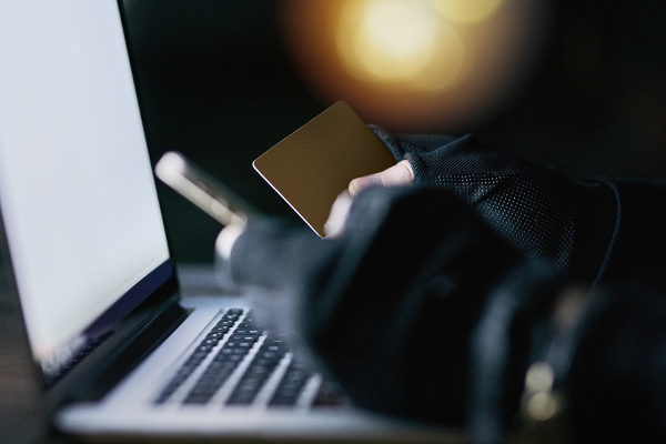 சமூக ஊடகங்களில் பரிசுகள் வழங்குவதாக மோசடி: விடுக்கப்பட்டுள்ள எச்சரிக்கை | Scams Offering Valuable Prizes On Social Media சமூக ஊடகங்களில் பரிசுகள் வழங்குவதாக மோசடி: விடுக்கப்பட்டுள்ள எச்சரிக்கை | Scams Offering Valuable Prizes On Social Media