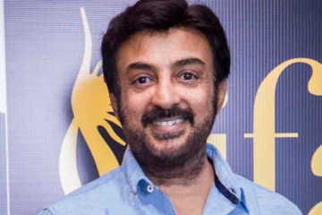 ஆள் அடையாளம் தெரியாத அளவிற்கு மாறிய மைக் மோகன்.. புகைப்படத்தை பார்த்து ஷாக்கான ரசிகர்கள்