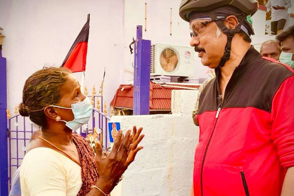 முக ஸ்டாலின் ஓட்டி வந்த சைக்கிளின் விலை என்ன தெரியுமா? | Mkstalin Rides Cycle To Mahabalipuram