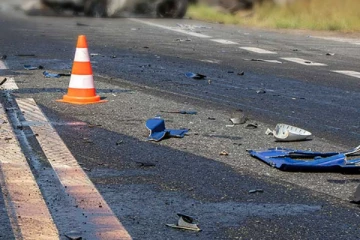 நிறுத்தி வைக்கப்பட்டிருந்த கொள்கலன் வண்டி மீது மோதி ஒருவர் பலி