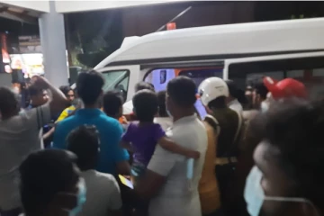 திருகோணமலையில் துப்பாக்கிச் சூடு!! இருவர் படுகாயம் (படங்கள்)