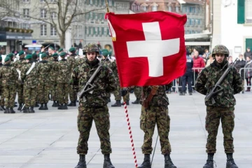 மிகப்பெரிய இராணுவப் பயிற்சியில் களமிறங்கிய சுவிஸ் இராணுவம்!