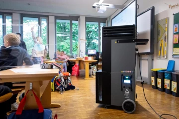 மாணவரை பள்ளிக்கு அனுப்பவில்லை: சுவிஸ் பெற்றோர் மீது வழக்கு