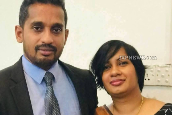 சட்டத்தரணி மற்றும் அவரது மனைவி சுட்டுக் கொல்லப்பட்ட சம்பவம்; பொலிஸார் சந்தேகம் | Lawyer And His Wife Shot Dead Police Suspect சட்டத்தரணி மற்றும் அவரது மனைவி சுட்டுக் கொல்லப்பட்ட சம்பவம்; பொலிஸார் சந்தேகம் | Lawyer And His Wife Shot Dead Police Suspect