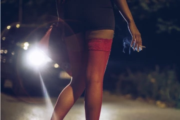 படவாய்ப்பில்லை; விபச்சாரத்தில் சிக்கிய தமிழ் நடிகைகள், 1 மணி நேரத்திற்கு... அதிர்ச்சி தகவல்!