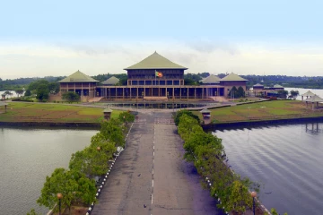 පාර්ලිමේන්තුව විසුරුවා හැරීමට සාකච්චාවක්? රහසිගත සාකච්ඡාවක් ගැන ගම්මන්පිල හෙළි කරයි[VIDEO]