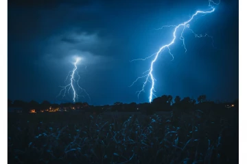 இறுதிச் சடங்கில் ஏற்பட்ட மின்னல் தாக்குதலில் 25 பேருக்கு நேர்ந்த நிலை!