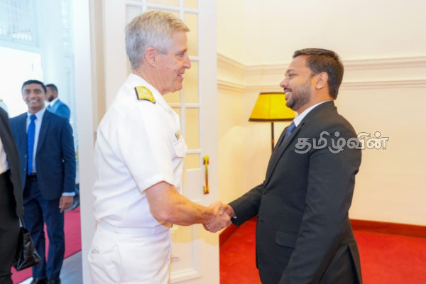 அமெரிக்க பசுபிக் கடற்படை தளபதி அட்மிரல் ஸ்டீபன் கோஹ்லரை சந்தித்த அருண் ஹேமச்சந்திர | Arun Hemachandra Meets Us Pacific Fleet Commander